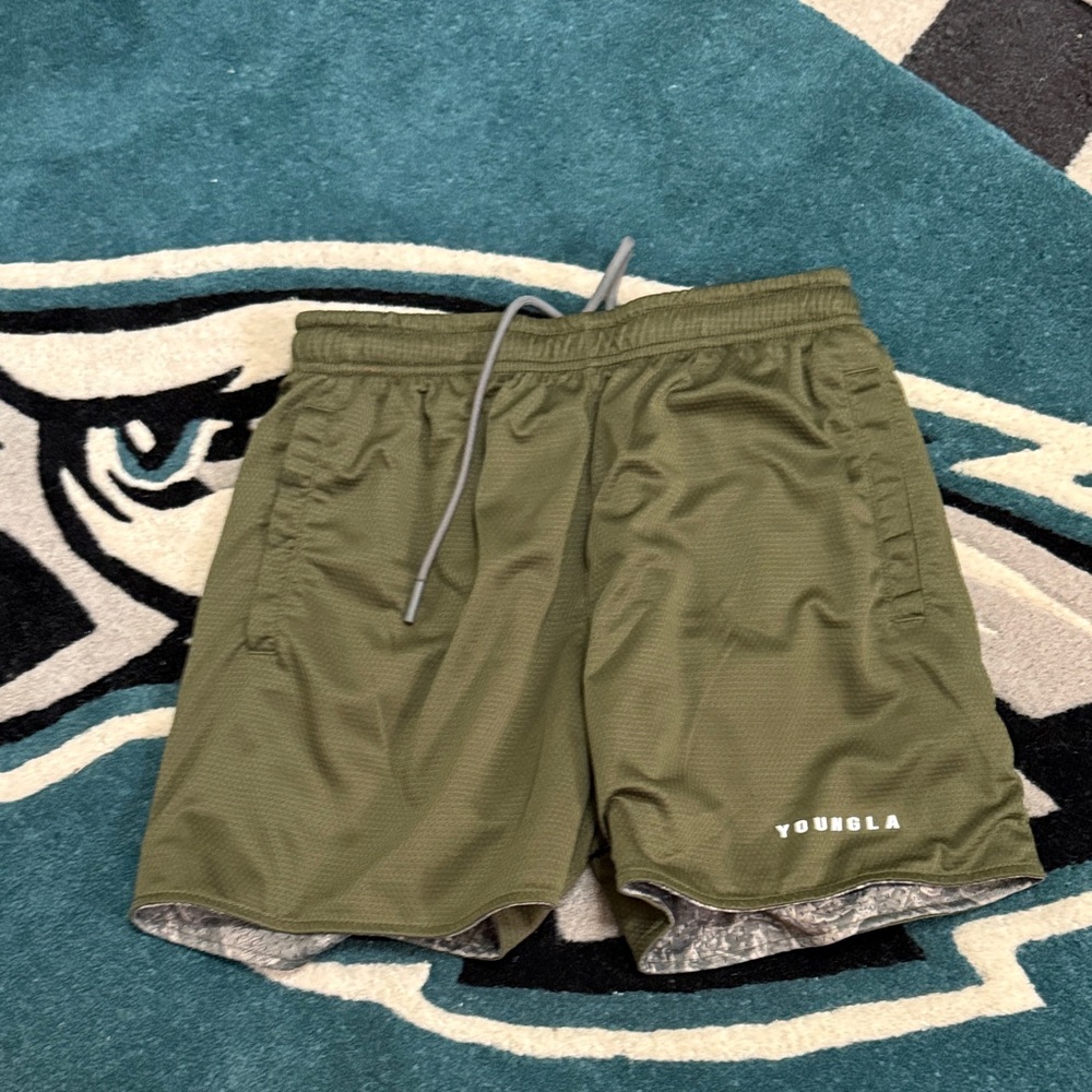 YoungLA Reversible Camo Shorts - Picture 3 of 4